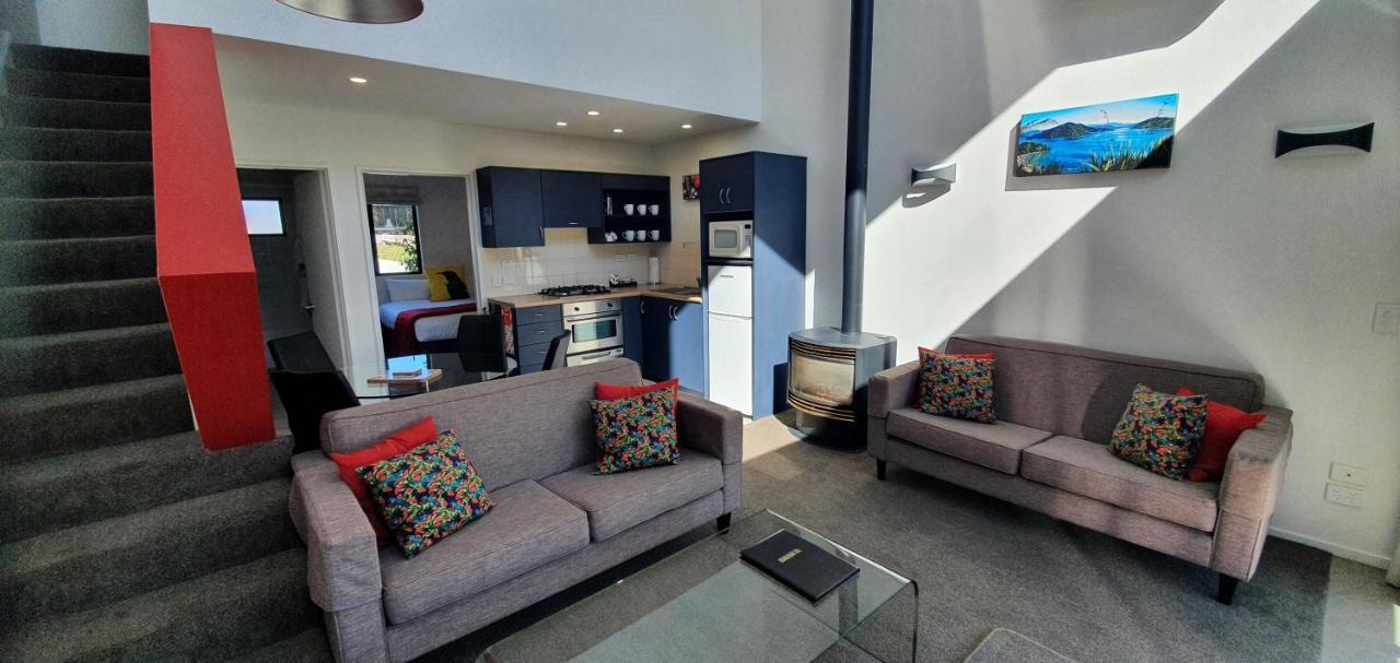 The Moorings Motel And Apartments Wanaka Bagian luar foto