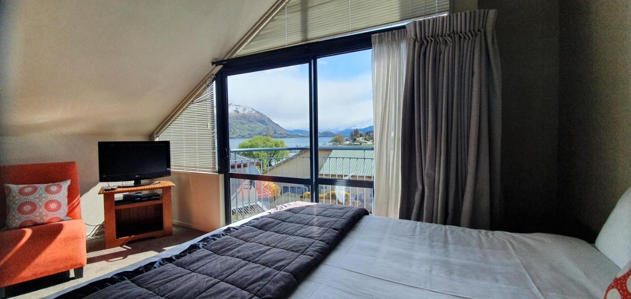 The Moorings Motel And Apartments Wanaka Bagian luar foto