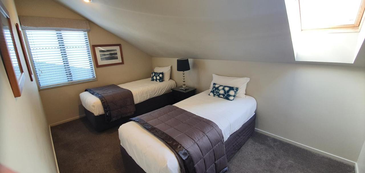 The Moorings Motel And Apartments Wanaka Bagian luar foto