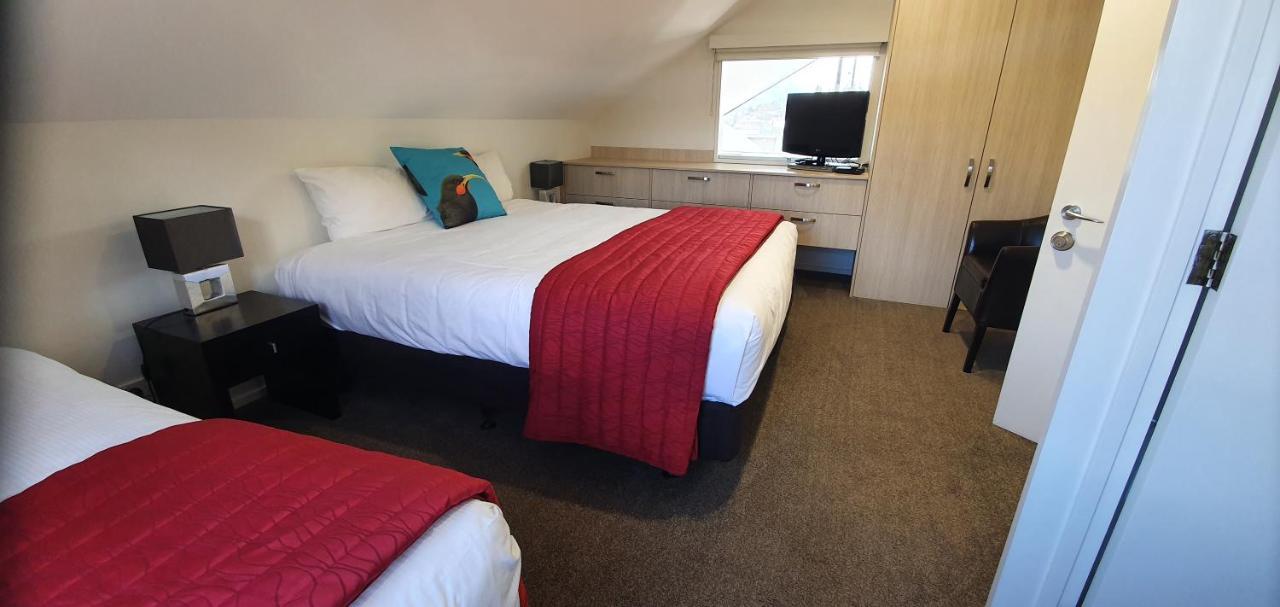 The Moorings Motel And Apartments Wanaka Bagian luar foto