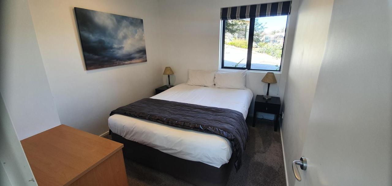 The Moorings Motel And Apartments Wanaka Bagian luar foto