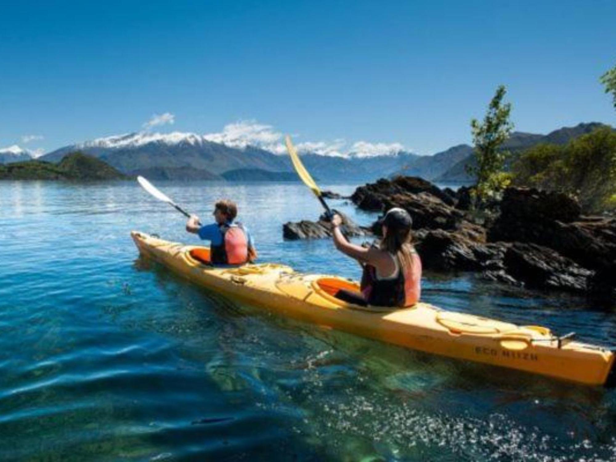 The Moorings Motel And Apartments Wanaka Bagian luar foto