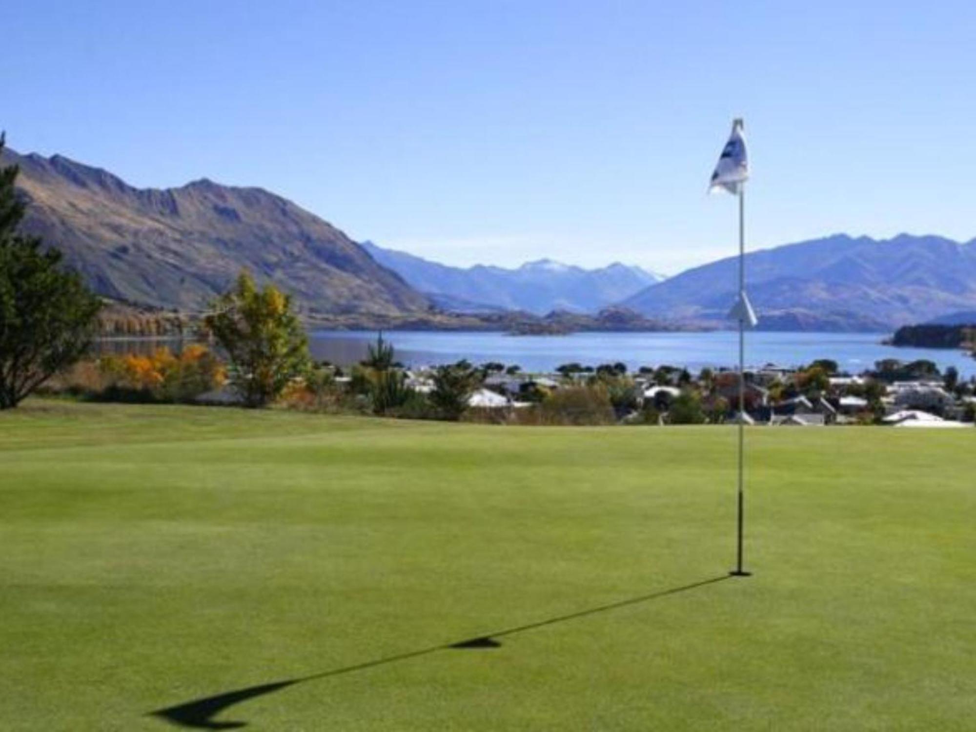 The Moorings Motel And Apartments Wanaka Bagian luar foto
