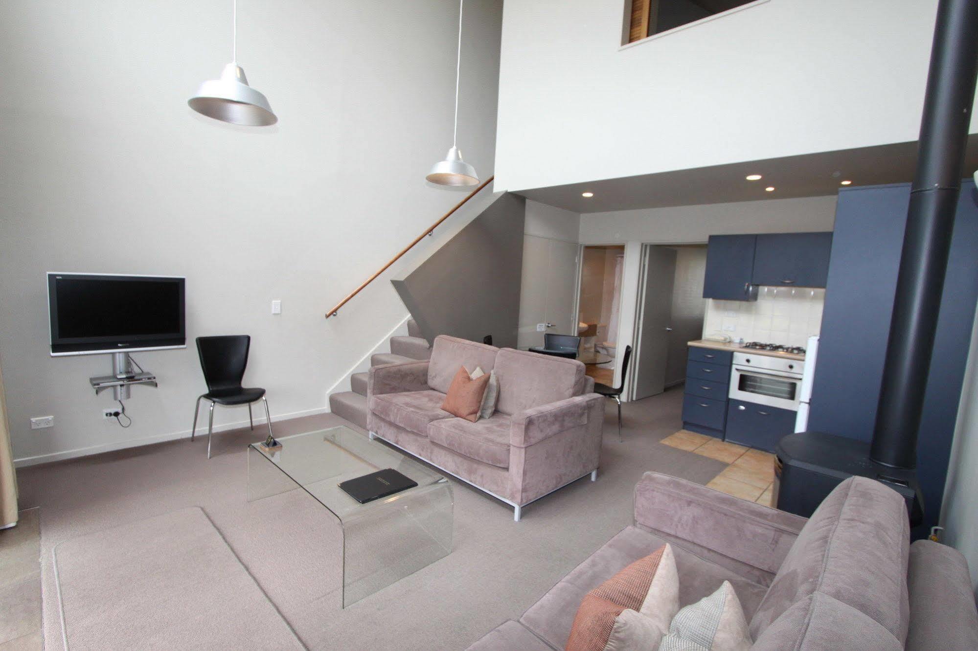 The Moorings Motel And Apartments Wanaka Bagian luar foto