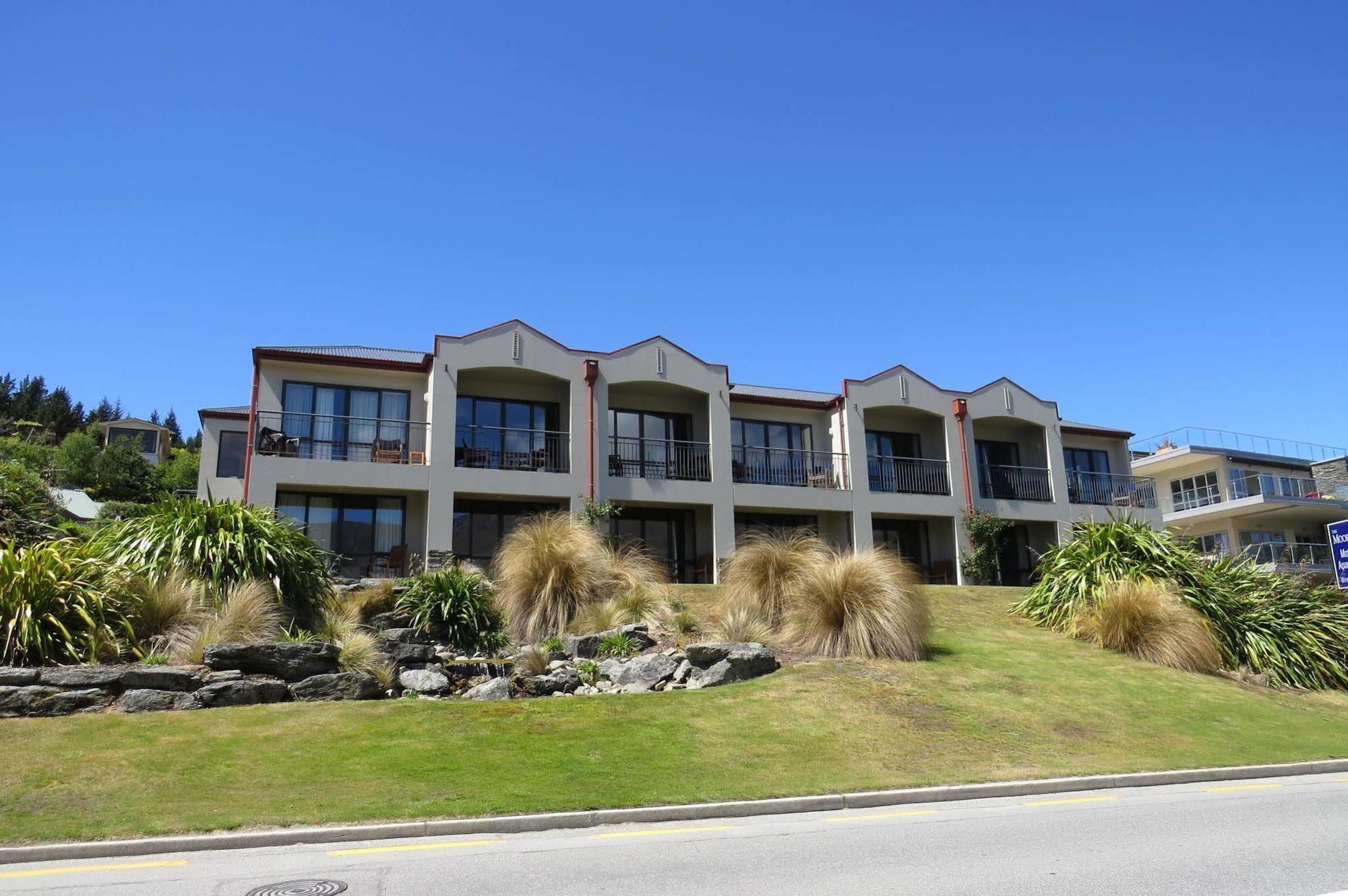 The Moorings Motel And Apartments Wanaka Bagian luar foto